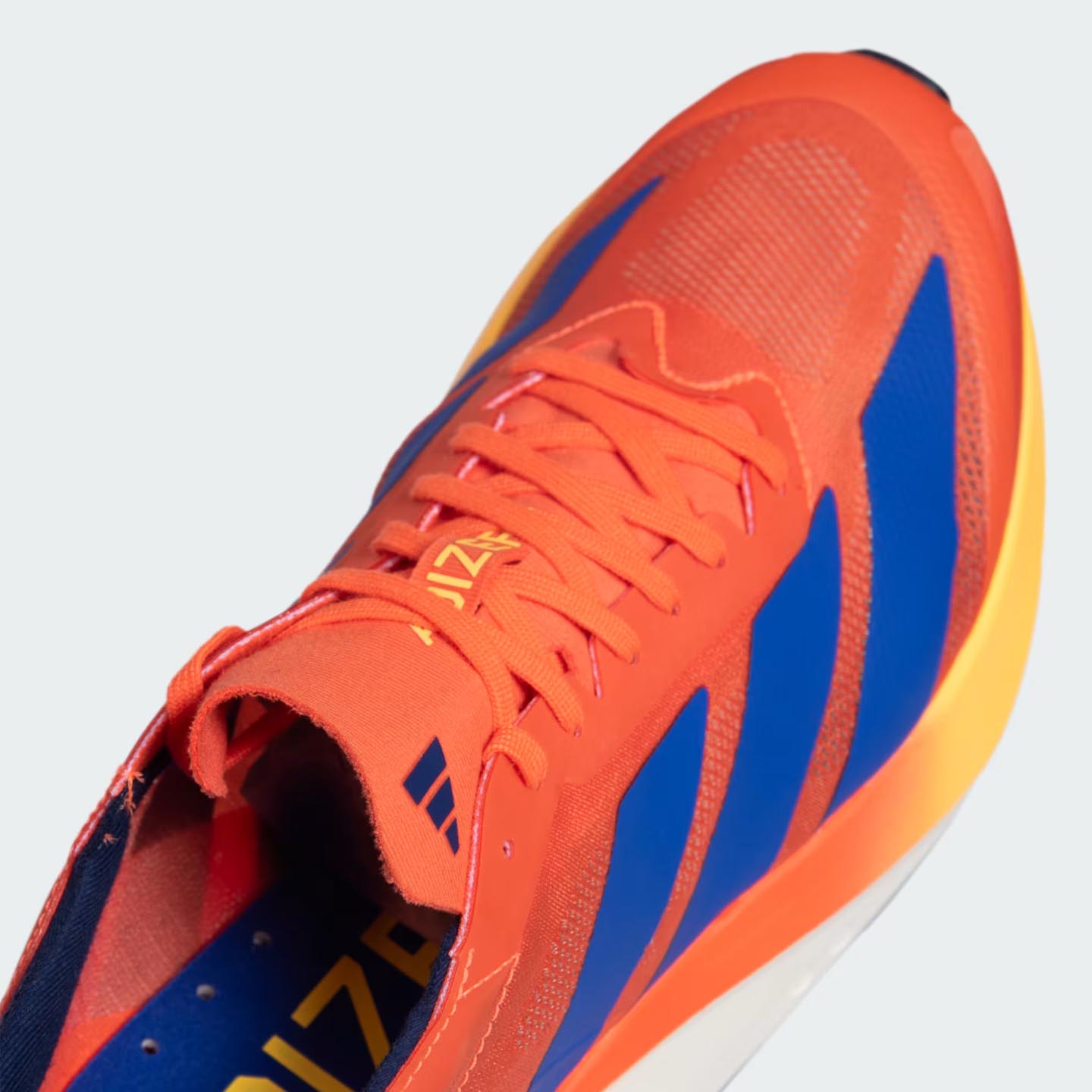Tênis de Corrida adidas Lightstrike – Leveza e Velocidade
