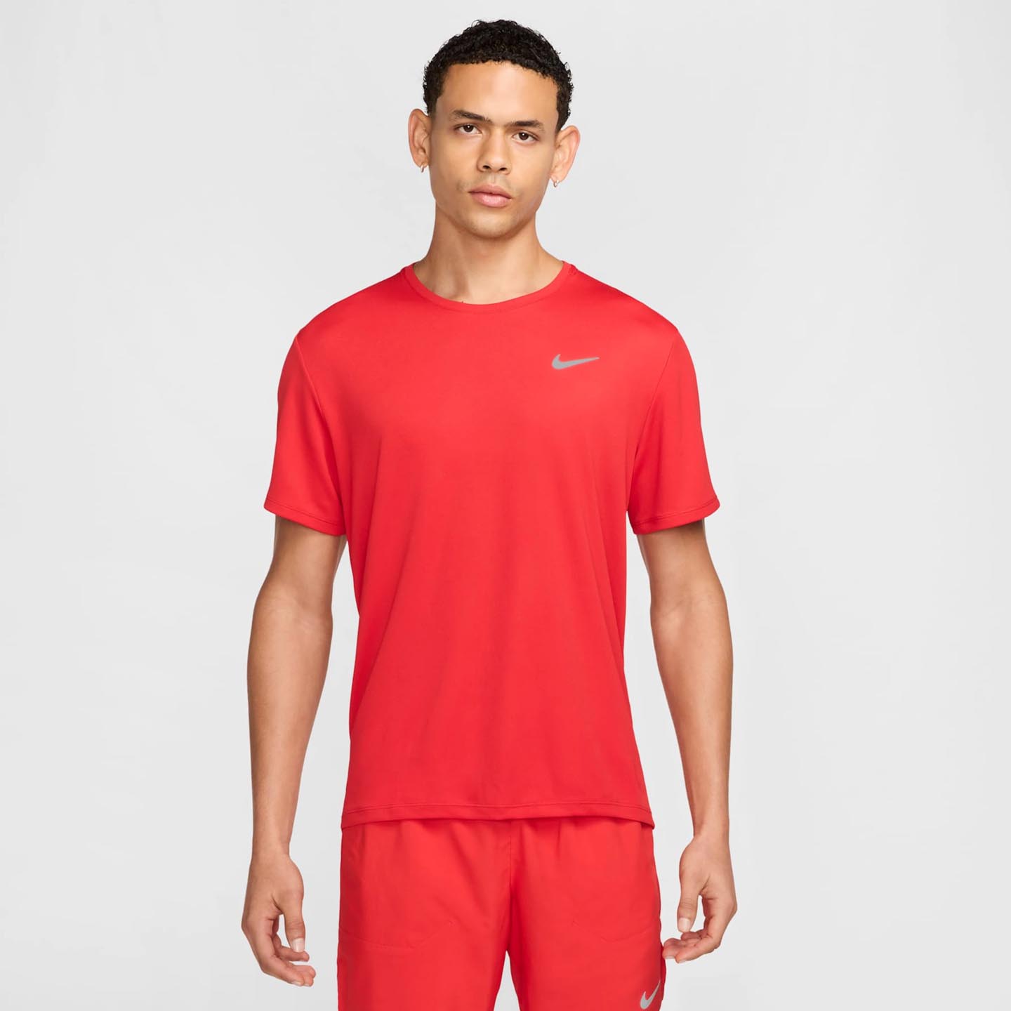 Camiseta Nike Dri-FIT UV Miler Manga Curta Masculina Conforto e