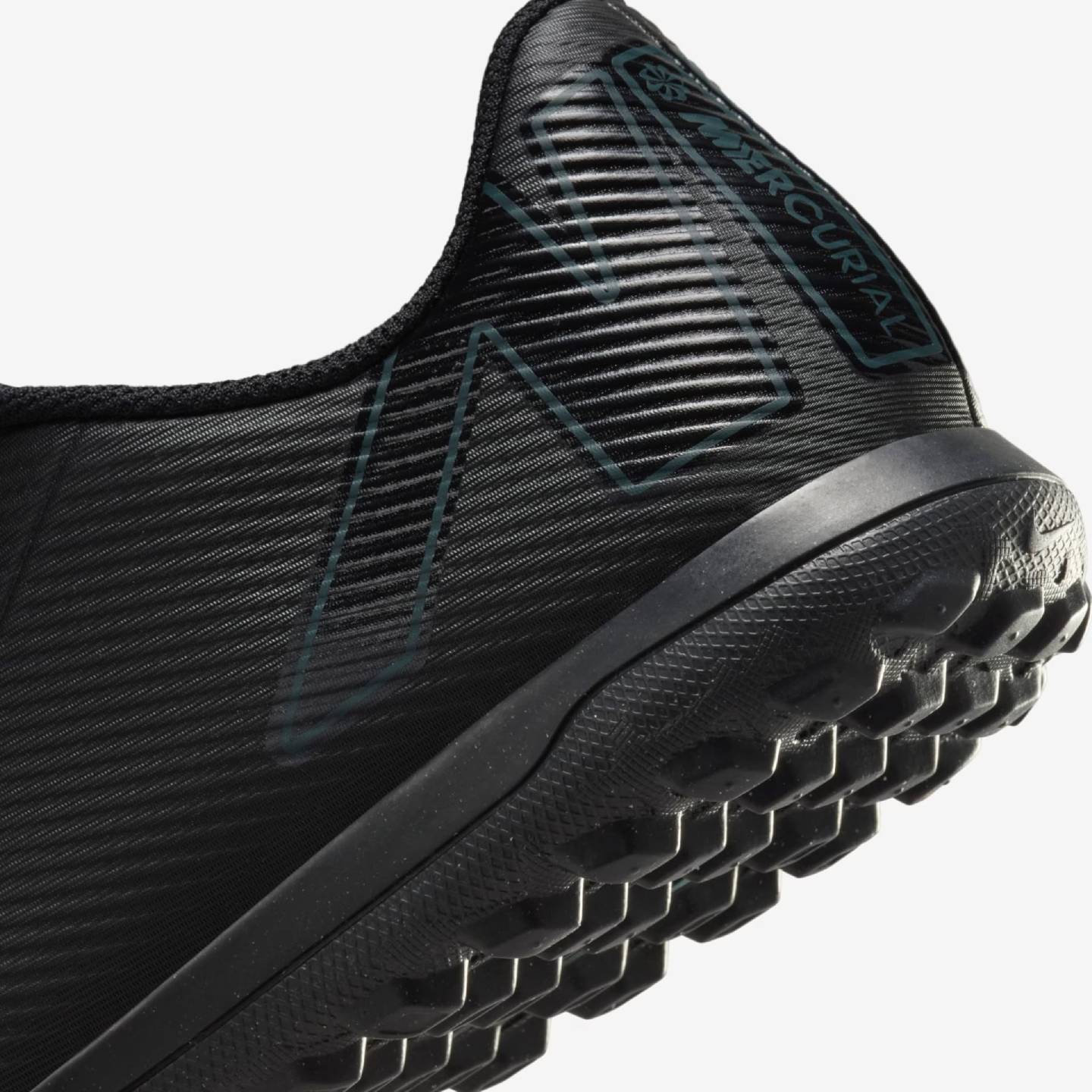 ênis Nike Vapor 16 Club TF – Velocidade e Controle para