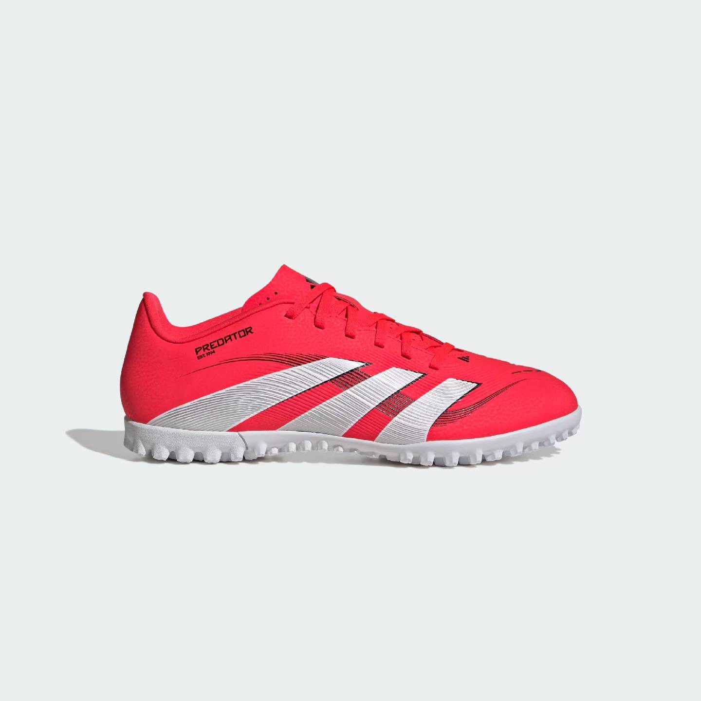 Chuteira adidas Predator Club Society – Precisão e Estilo com