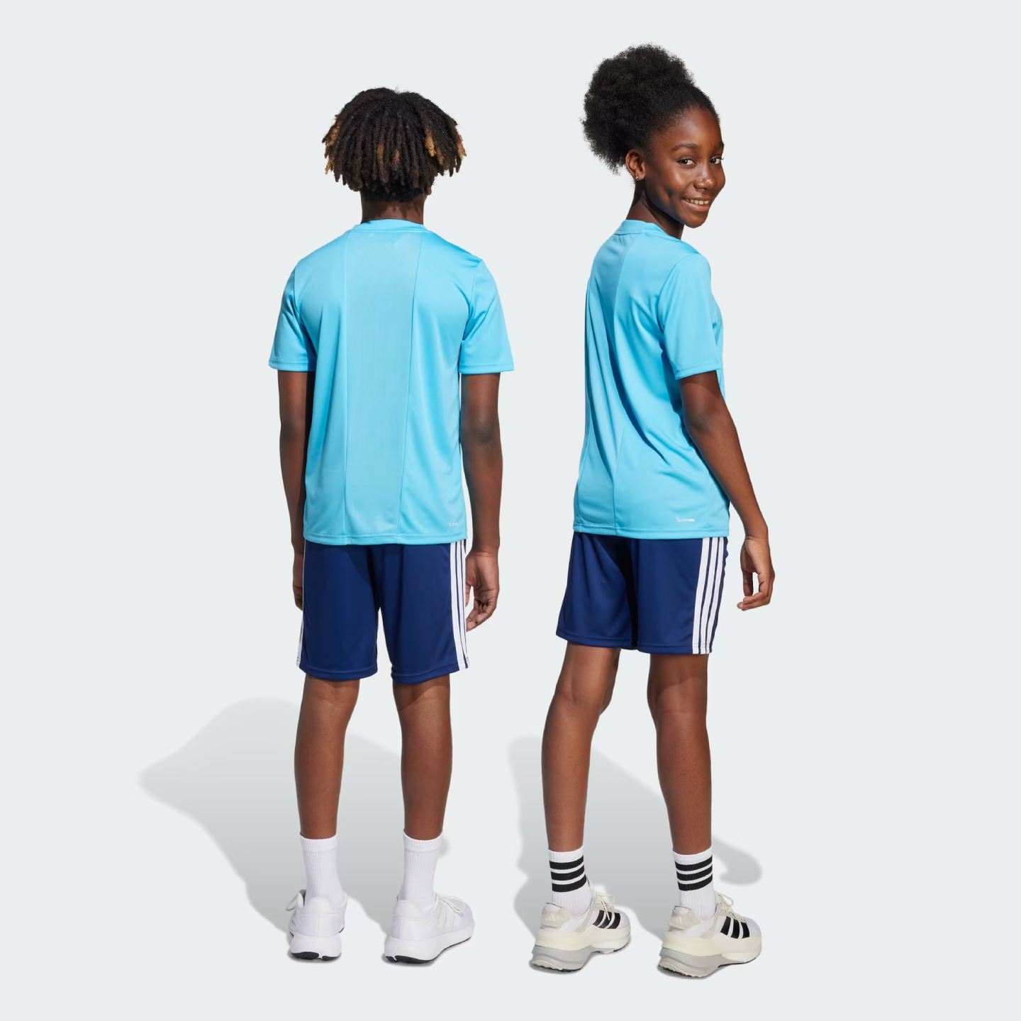Conjunto Adidas 3 Stripes Junior - Estilo Clássico e Conforto na