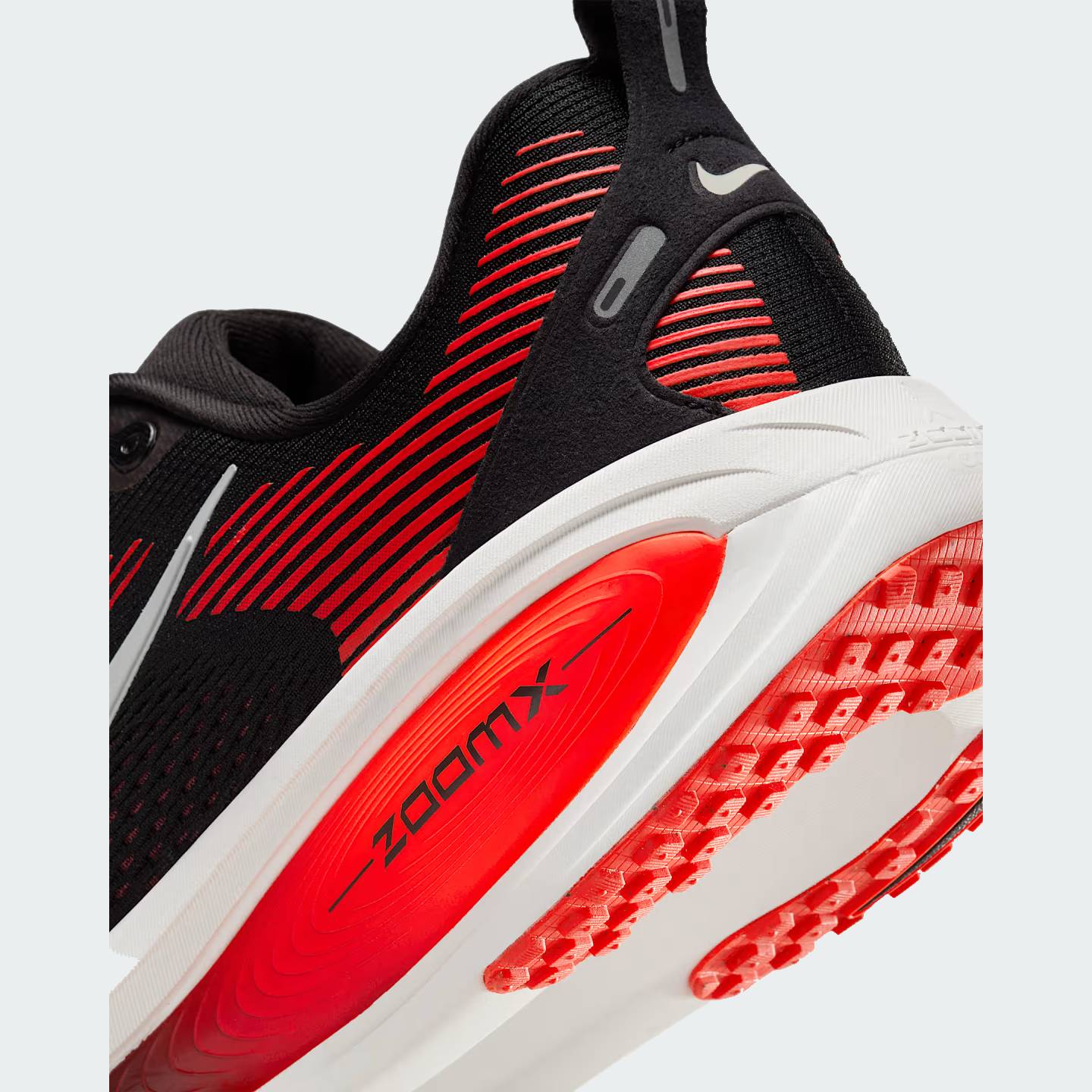 Tênis Nike Vomero 18: Máximo Amortecimento e Conforto para a sua