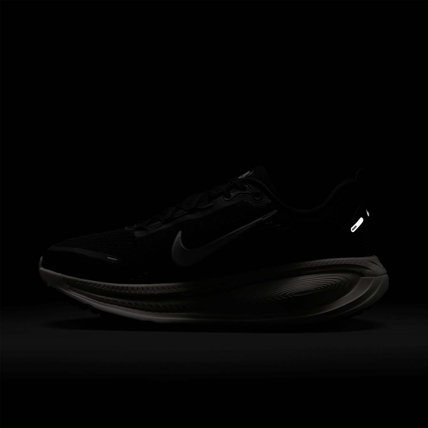 02yvm　黒　38サイズ Tênis Nike Vomero 18 - Amortecimento Máximo e Conforto Premium