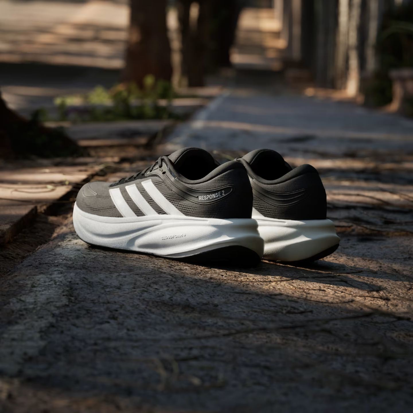 YUU レブル② Tênis Adidas Response 2 - Conforto e Amortecimento Responsivo